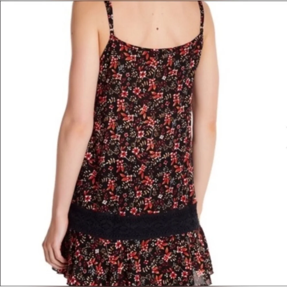 Tiare Hawaii Floral Lace-Trim Beach Cover-Up in Black and Red